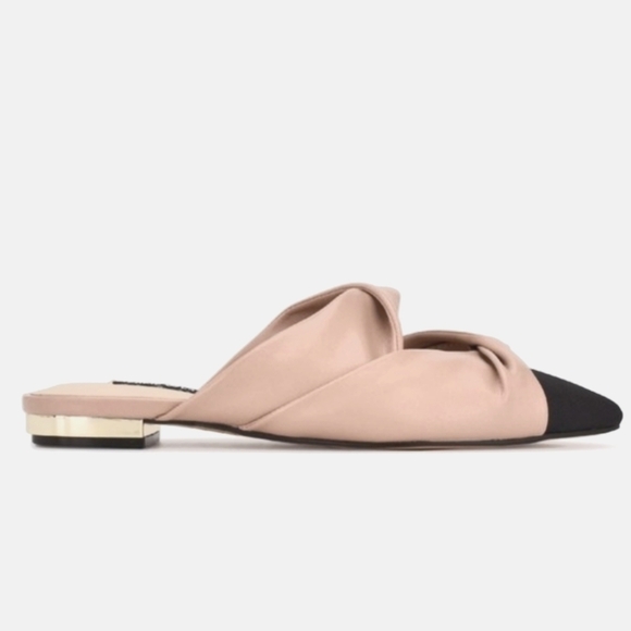 NEW! NINE WEST FindYa3 Vegan Leather Slip On Flat Mule 8.5. - Picture 1 of 12